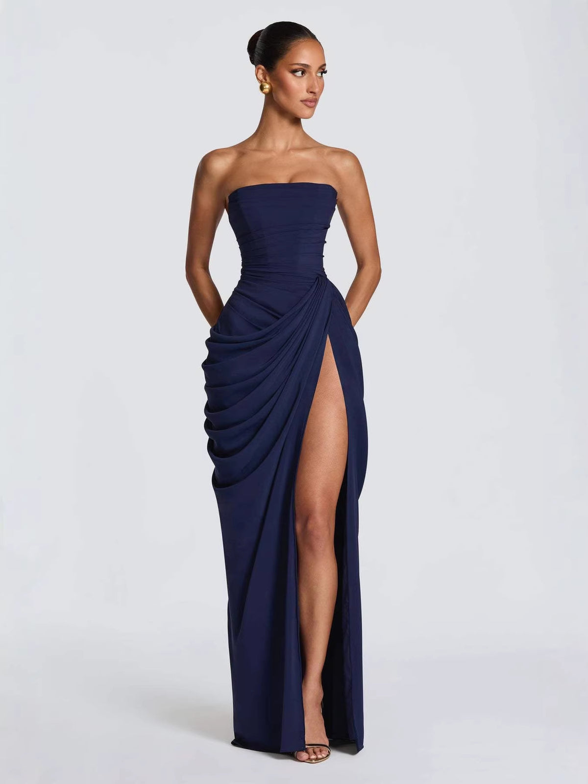 Vestido Largo con Volantes y Abertura