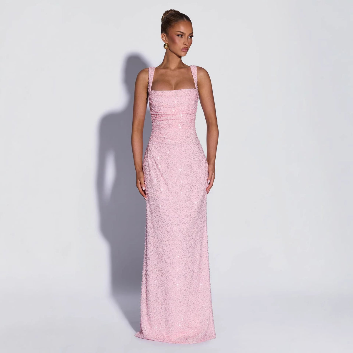 Vestido Largo Strapless con Lentejuelas y Abertura
