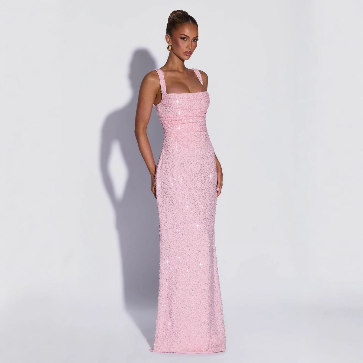Vestido Largo Strapless con Lentejuelas y Abertura