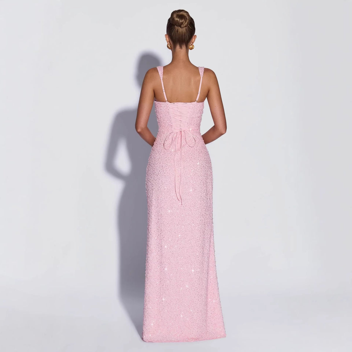 Vestido Largo Strapless con Lentejuelas y Abertura